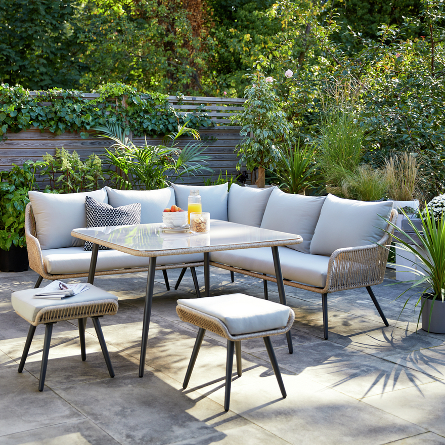 6 Ways to Style Your Garden Dining Area This Summer